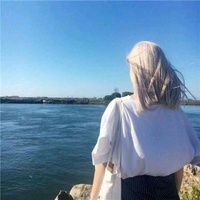 霓虹捕梦人
